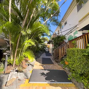 Somewhere To Backpackers Hostel Brisbane